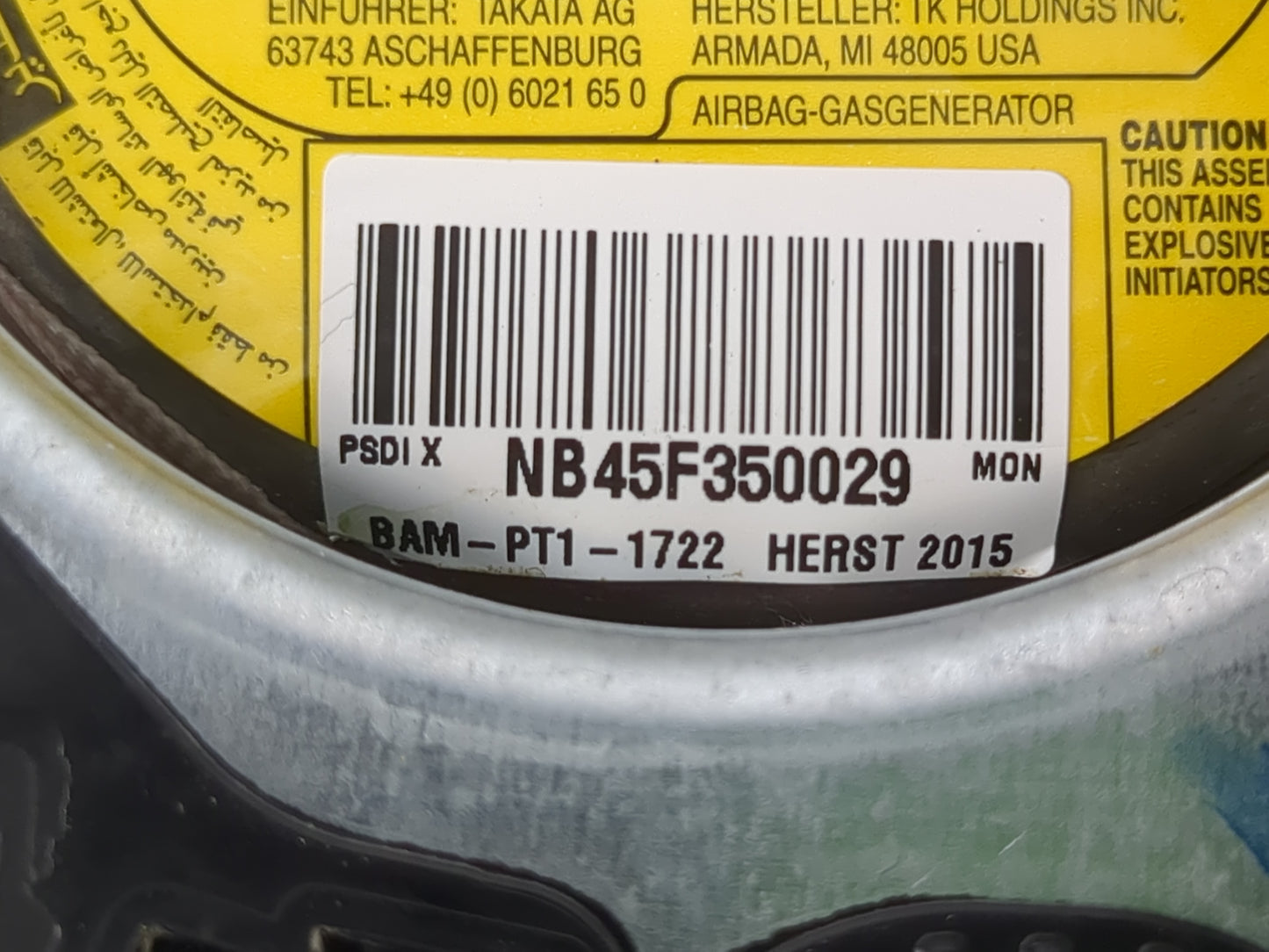 2014-2018 Jeep Cherokee Air Bag Driver Left Steering Wheel Mounted P/N:NB45F350029 Fits Fits 2014 2015 2016 2017 2018 OEM Used Auto Parts - Oemusedautoparts1.com