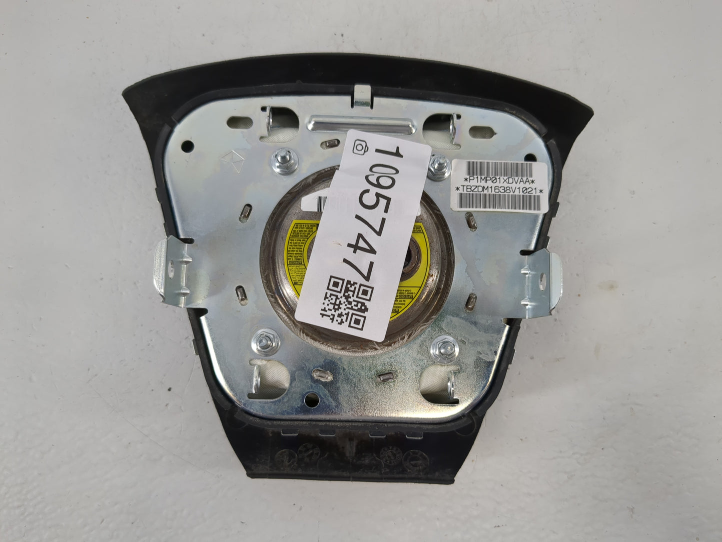 2009 Dodge Journey Air Bag Driver Left Steering Wheel Mounted Fits OEM Used Auto Parts - Oemusedautoparts1.com