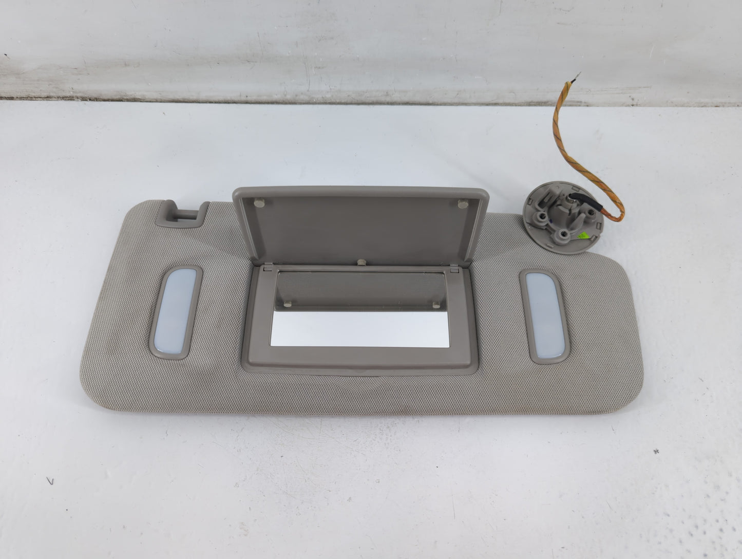 2010-2017 Chevrolet Equinox Sun Visor Shade Replacement Passenger Right Mirror Fits Fits 2010 2011 2012 2013 2014 2015 2016 2017 OEM Used Auto Parts