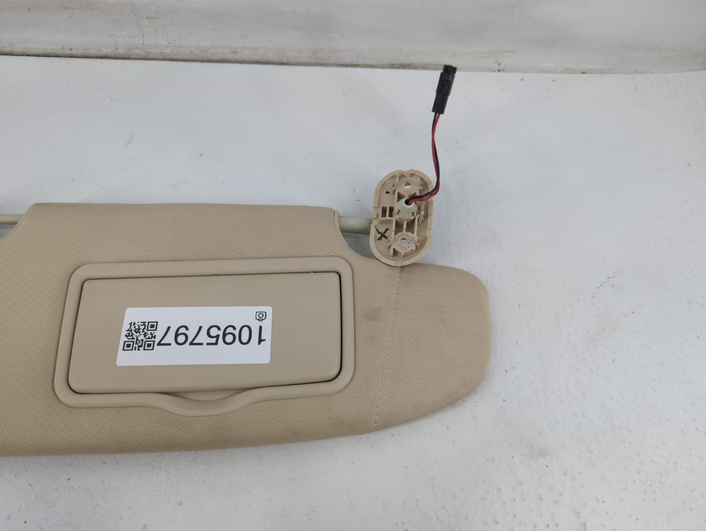 2006 Lincoln Zephyr Sun Visor Shade Replacement Passenger Right Mirror Fits Fits 2007 2008 2009 OEM Used Auto Parts