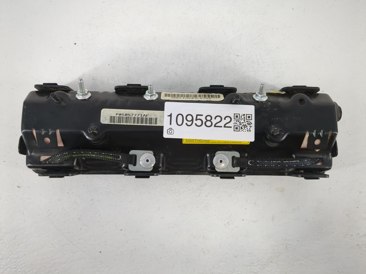 2014-2016 Chrysler Town & Country Air Bag Driver Left Knee OEM P/N:P05057771AF Fits Fits 2014 2015 2016 2017 2018 OEM Used Auto Parts - Oemusedautoparts1.com