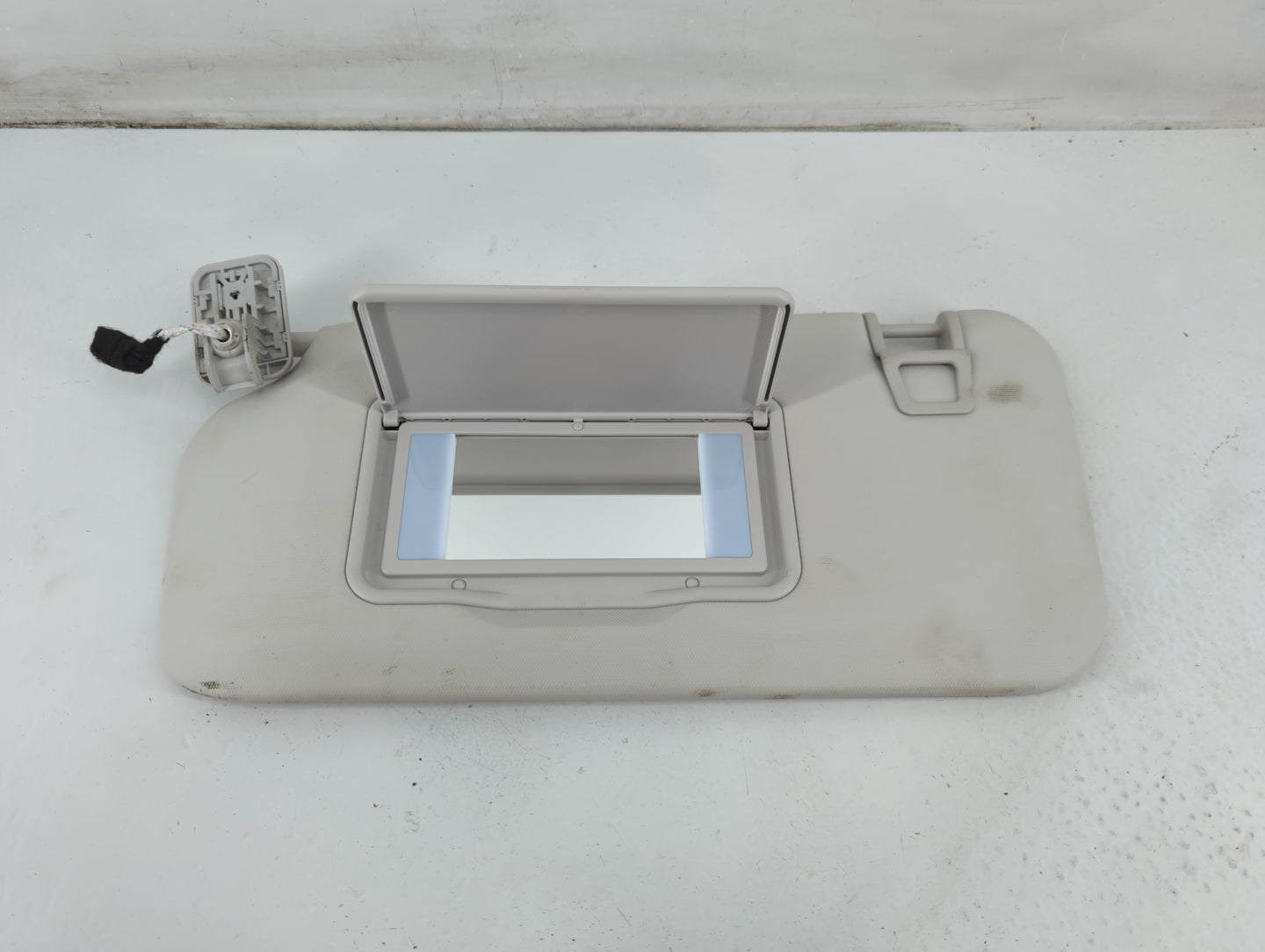 2021-2022 Ford Escape Sun Visor Shade Replacement Driver Left Mirror Fits Fits 2021 2022 OEM Used Auto Parts - Oemusedautoparts1.com
