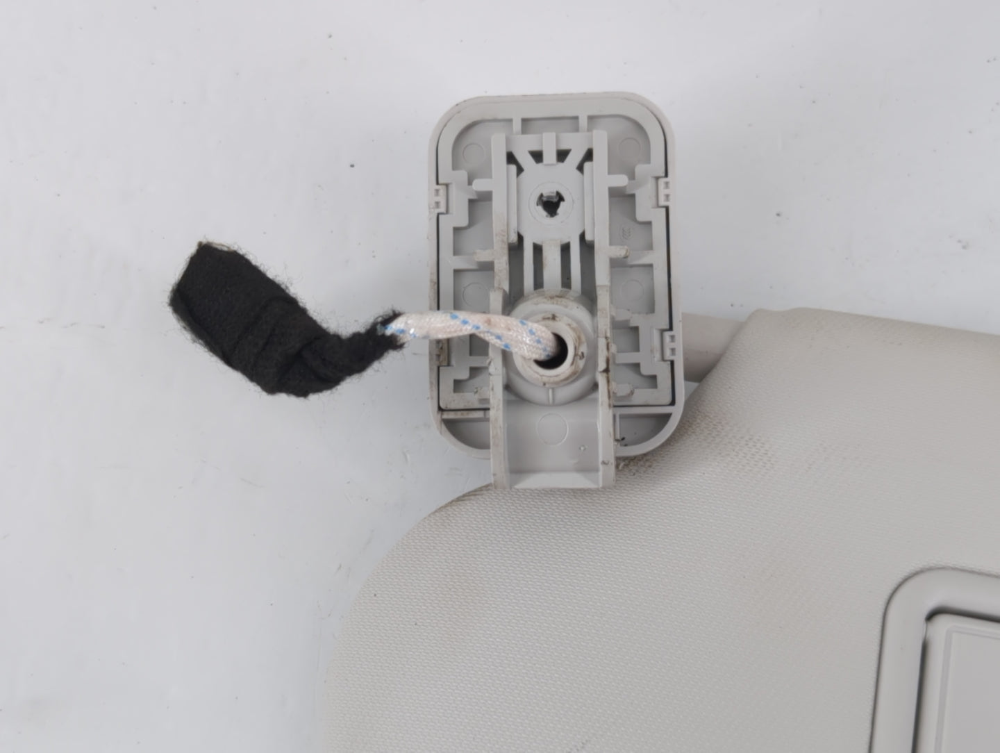 2021-2022 Ford Escape Sun Visor Shade Replacement Driver Left Mirror Fits Fits 2021 2022 OEM Used Auto Parts - Oemusedautoparts1.com