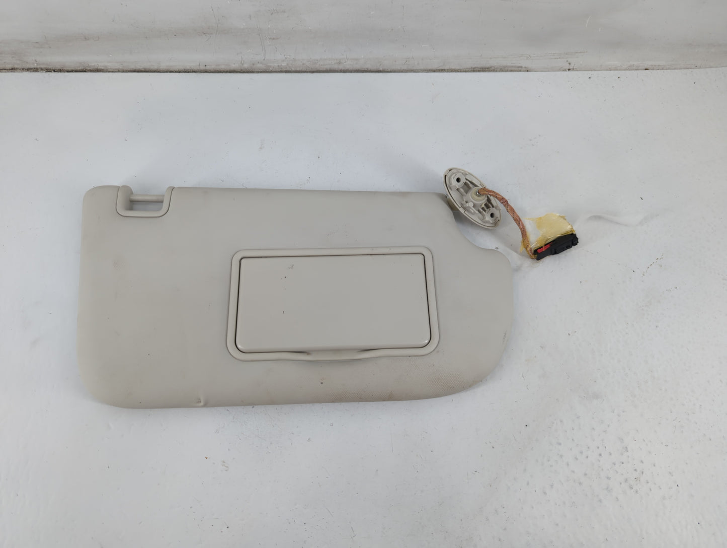 2013-2018 Ford Focus Sun Visor Shade Replacement Passenger Right Mirror Fits Fits 2013 2014 2015 2016 2017 2018 OEM Used Auto Parts - Oemusedautoparts1.com