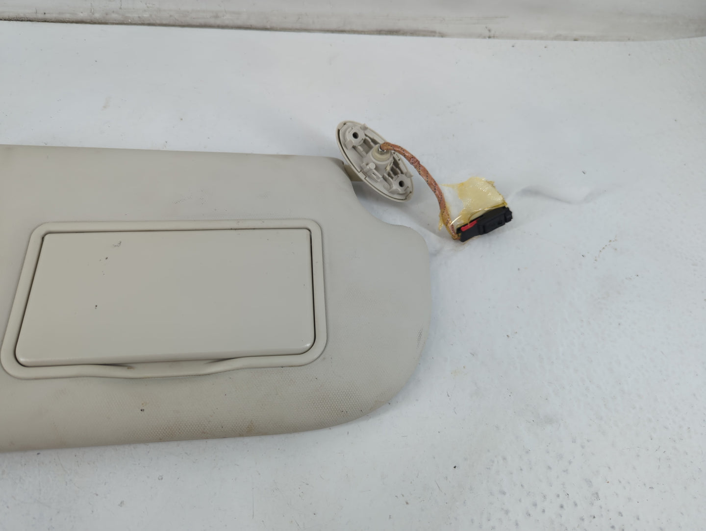 2013-2018 Ford Focus Sun Visor Shade Replacement Passenger Right Mirror Fits Fits 2013 2014 2015 2016 2017 2018 OEM Used Auto Parts - Oemusedautoparts1.com