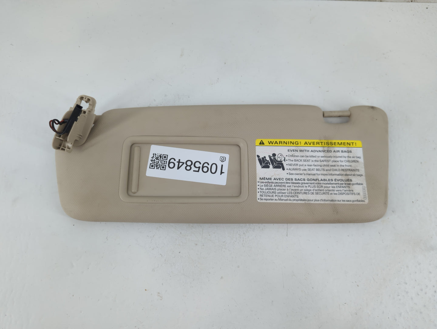 2009-2012 Audi A4 Sun Visor Shade Replacement Driver Left Mirror Fits Fits 2009 2010 2011 2012 OEM Used Auto Parts - Oemusedautoparts1.com