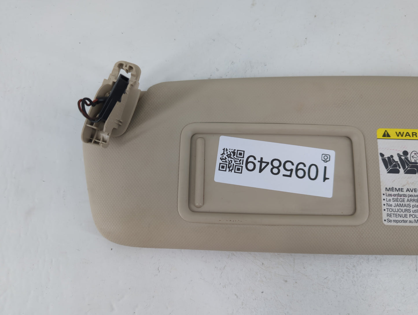 2009-2012 Audi A4 Sun Visor Shade Replacement Driver Left Mirror Fits Fits 2009 2010 2011 2012 OEM Used Auto Parts - Oemusedautoparts1.com