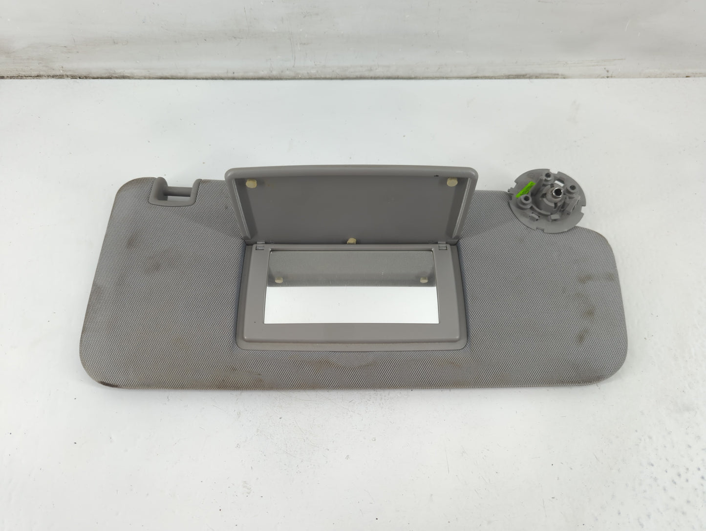 2017-2021 Chevrolet Trax Sun Visor Shade Replacement Passenger Right Mirror Fits Fits 2017 2018 2019 2020 2021 OEM Used Auto Parts