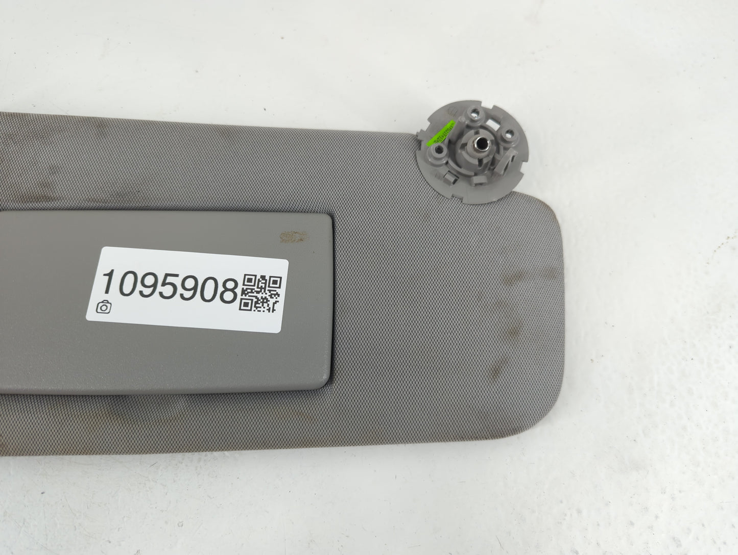 2017-2021 Chevrolet Trax Sun Visor Shade Replacement Passenger Right Mirror Fits Fits 2017 2018 2019 2020 2021 OEM Used Auto Parts