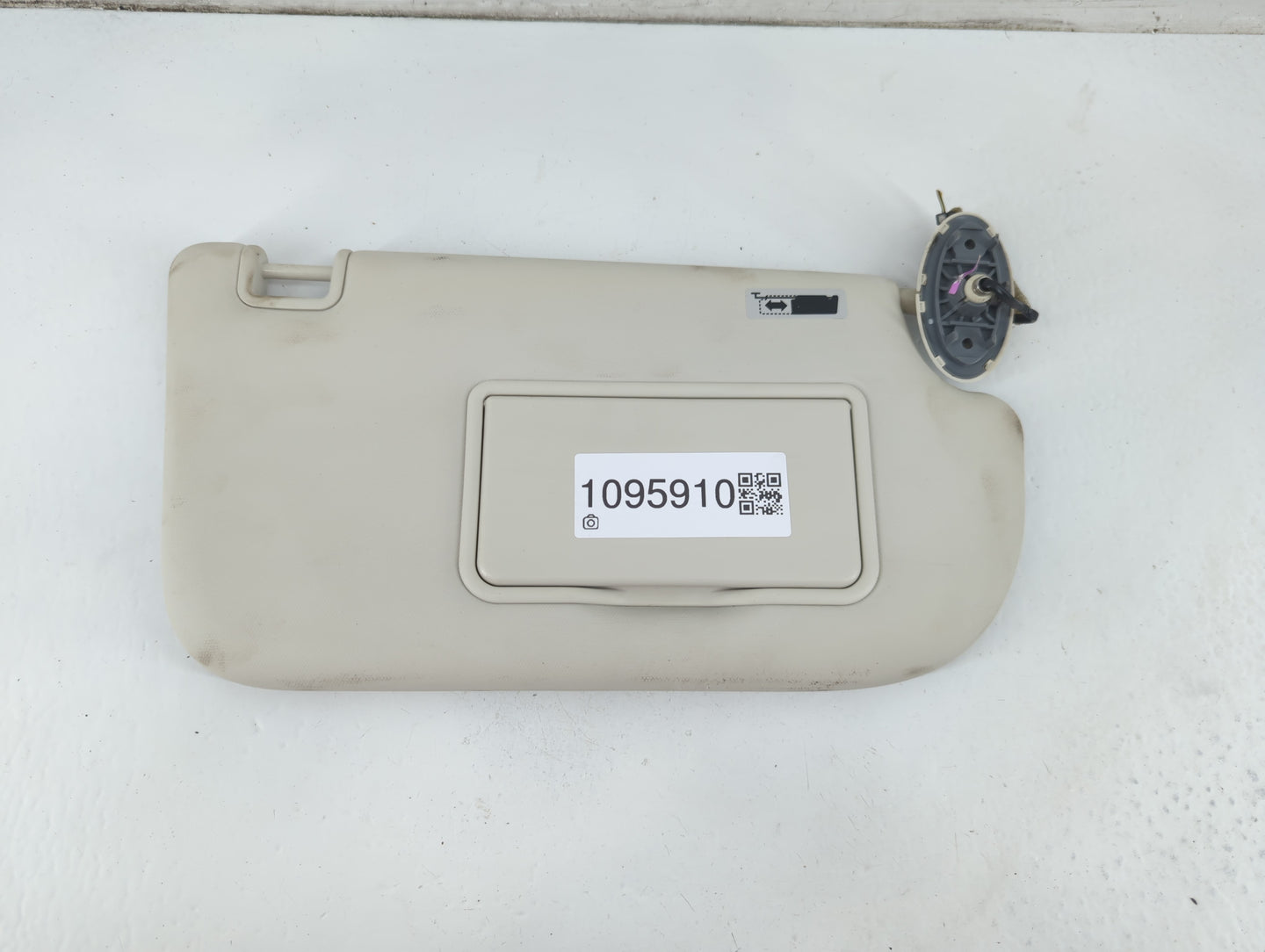 2013-2019 Ford Escape Sun Visor Shade Replacement Passenger Right Mirror Fits Fits 2013 2014 2015 2016 2017 2018 2019 OEM Used Auto Parts - Oemusedautoparts1.com