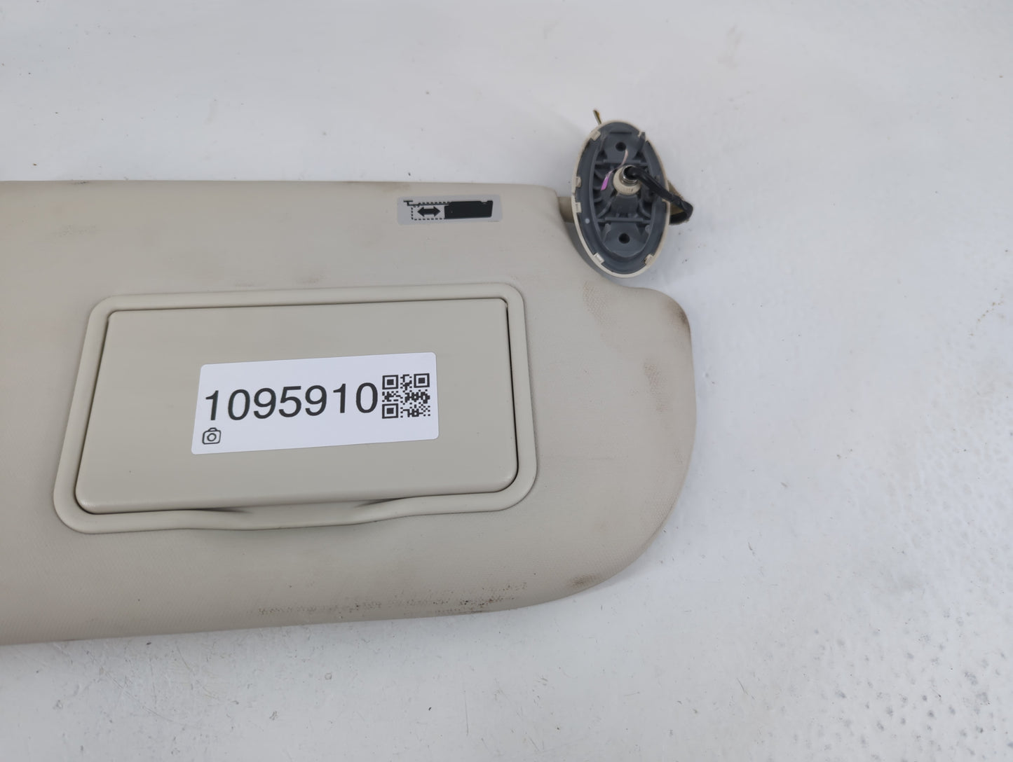 2013-2019 Ford Escape Sun Visor Shade Replacement Passenger Right Mirror Fits Fits 2013 2014 2015 2016 2017 2018 2019 OEM Used Auto Parts - Oemusedautoparts1.com