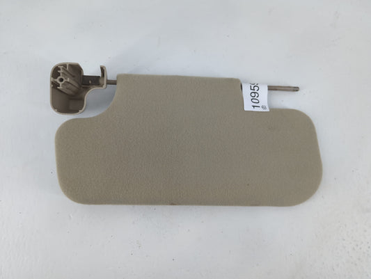 2000-2002 Chevrolet Tahoe Sun Visor Shade Replacement Passenger Right Mirror Fits Fits 2000 2001 2002 2003 OEM Used Auto Parts