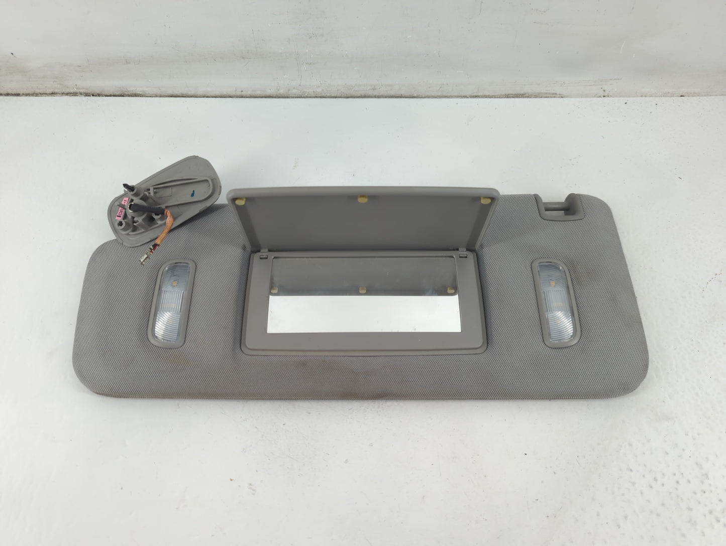 2014-2019 Chevrolet Silverado 1500 Sun Visor Shade Replacement Driver Left Mirror Fits Fits 2014 2015 2016 2017 2018 2019 OEM Used Auto Parts
