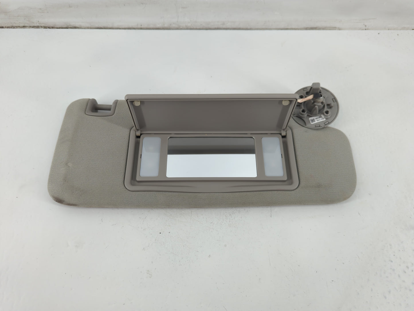 2011-2016 Chevrolet Cruze Sun Visor Shade Replacement Passenger Right Mirror Fits Fits 2011 2012 2013 2014 2015 2016 OEM Used Auto Parts