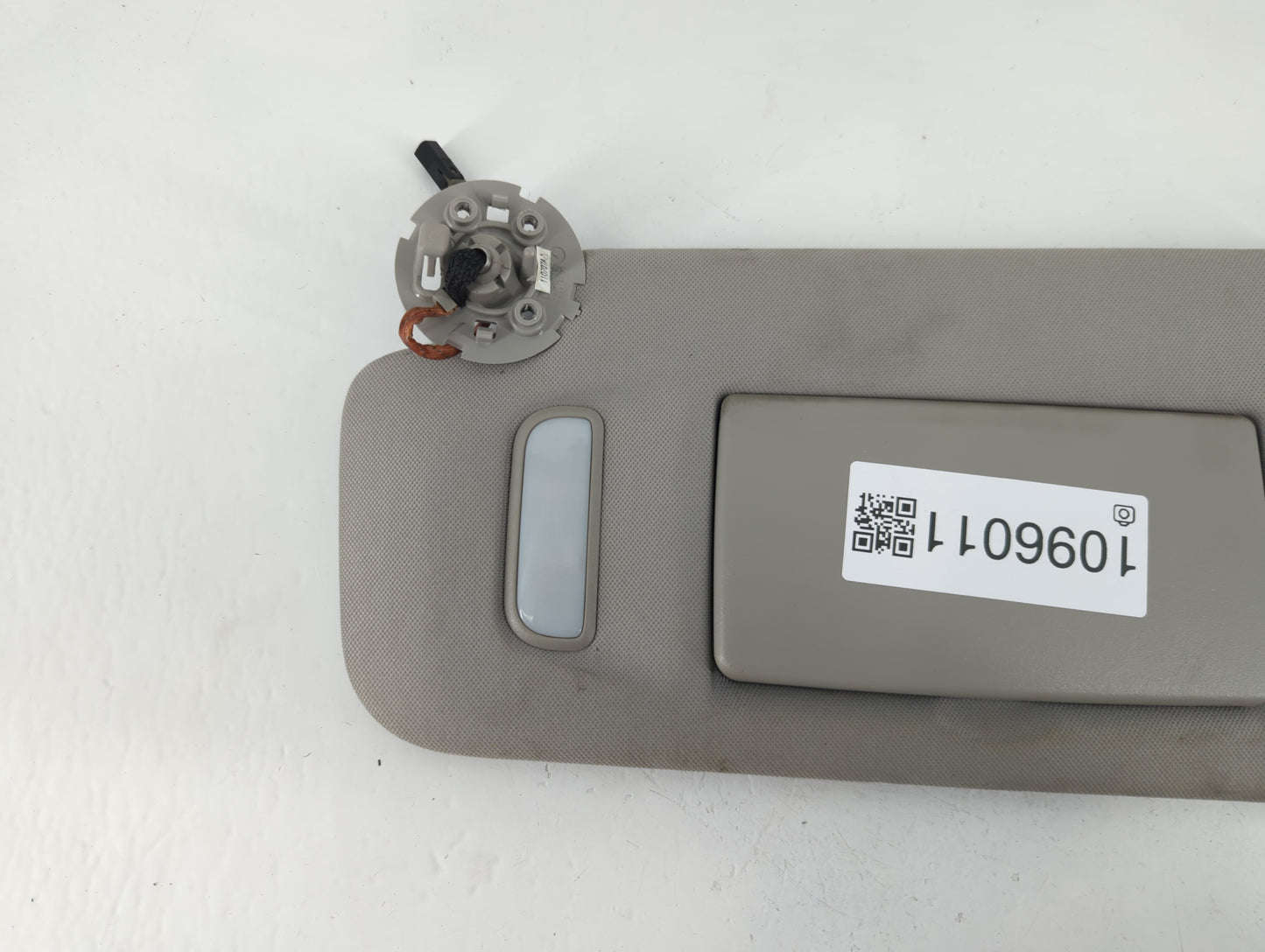 2012 Chevrolet Traverse Sun Visor Shade Replacement Driver Left Mirror Fits OEM Used Auto Parts