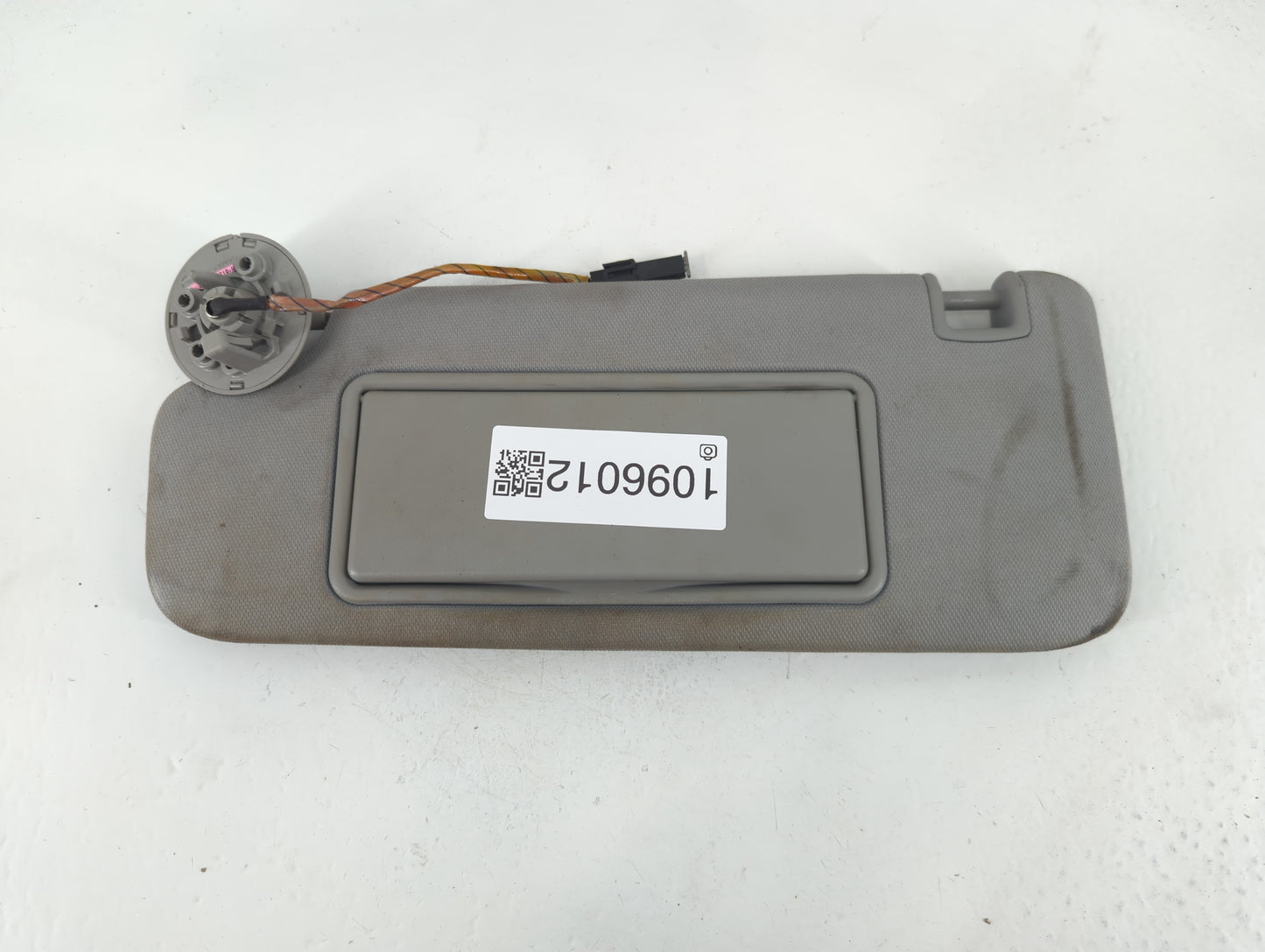 2016-2021 Chevrolet Malibu Sun Visor Shade Replacement Passenger Right Mirror Fits Fits 2016 2017 2018 2019 2020 2021 OEM Used Auto Parts