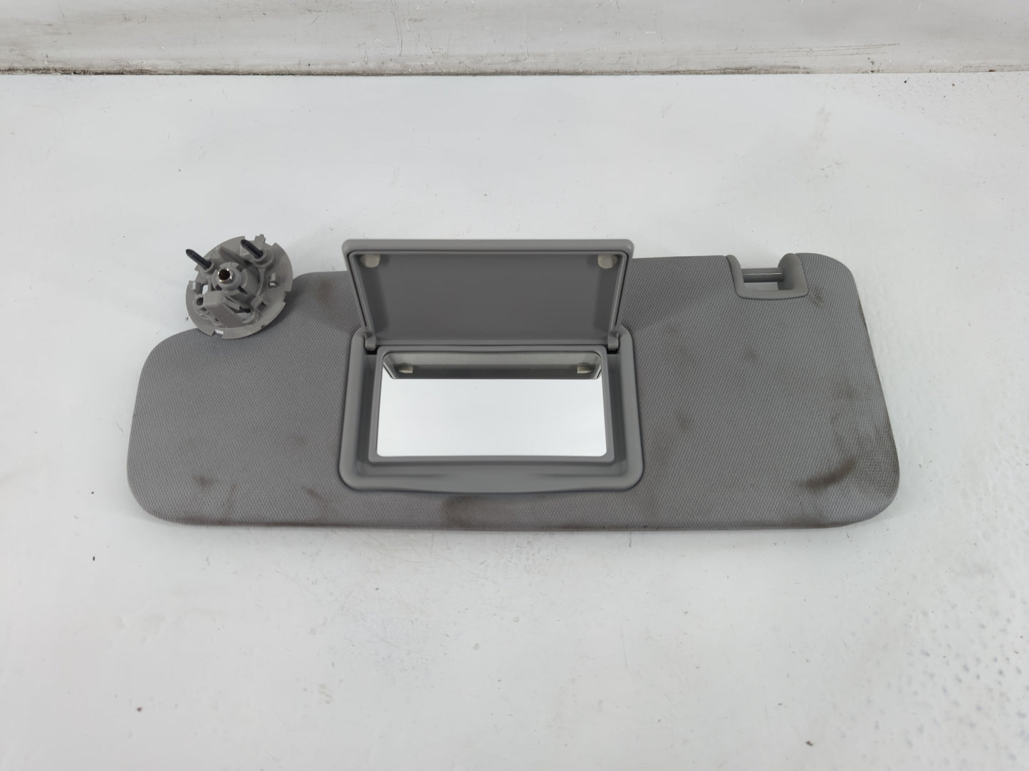 2016-2021 Chevrolet Malibu Sun Visor Shade Replacement Driver Left Mirror Fits Fits 2016 2017 2018 2019 2020 2021 OEM Used Auto Parts