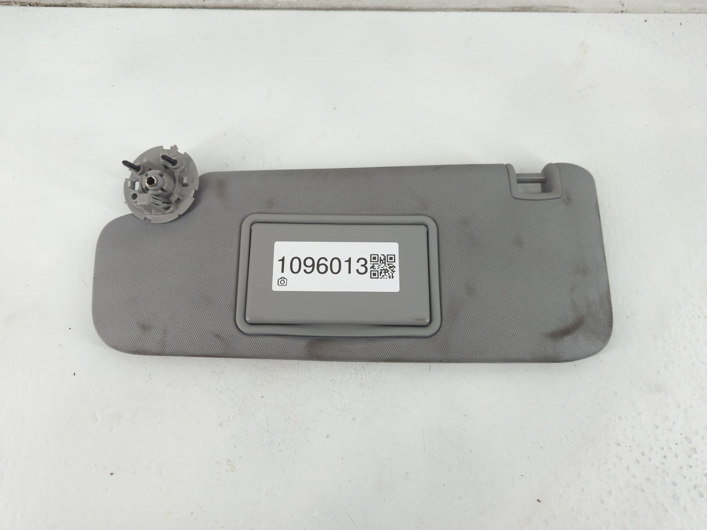 2016-2021 Chevrolet Malibu Sun Visor Shade Replacement Driver Left Mirror Fits Fits 2016 2017 2018 2019 2020 2021 OEM Used Auto Parts