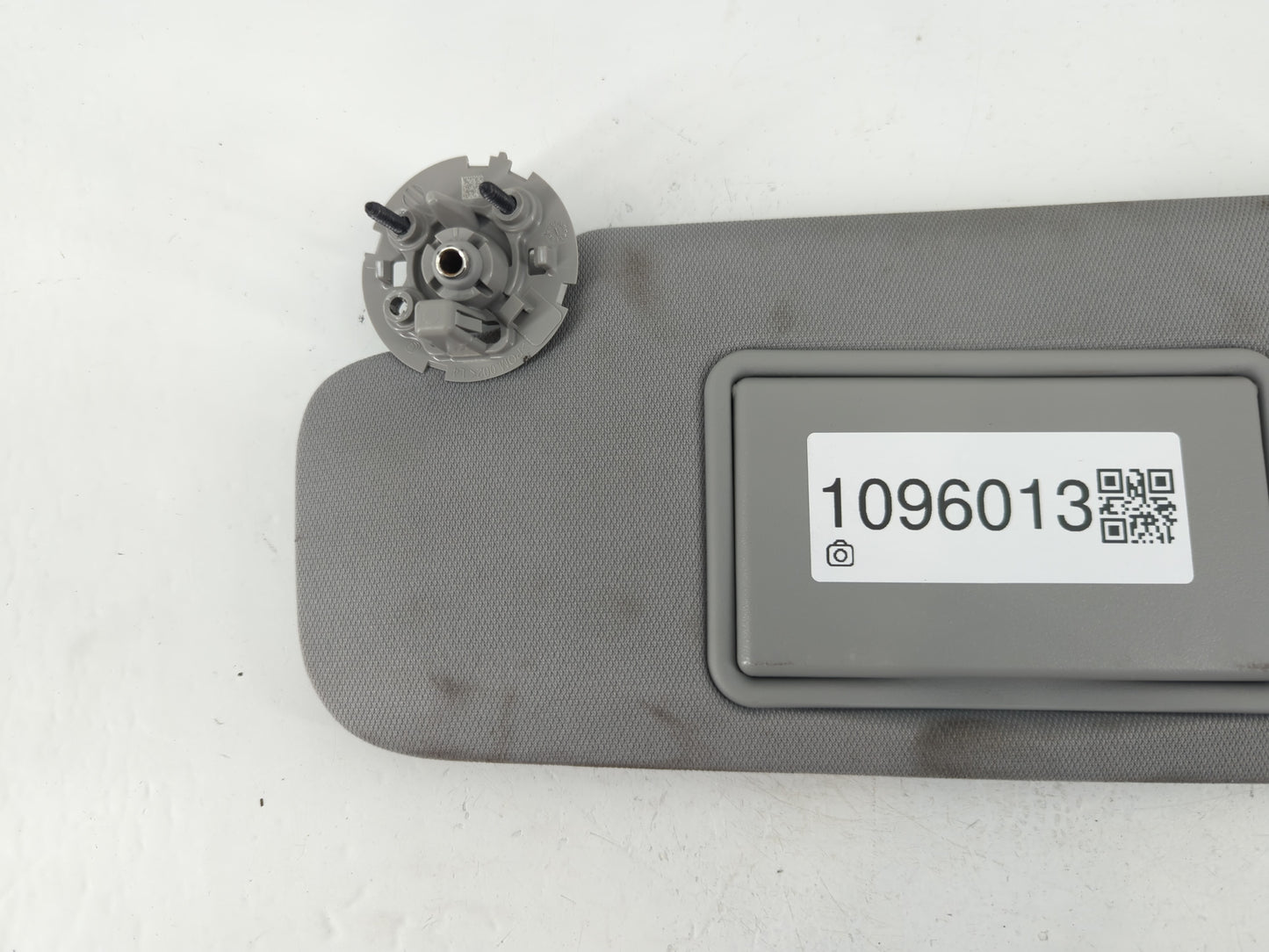 2016-2021 Chevrolet Malibu Sun Visor Shade Replacement Driver Left Mirror Fits Fits 2016 2017 2018 2019 2020 2021 OEM Used Auto Parts