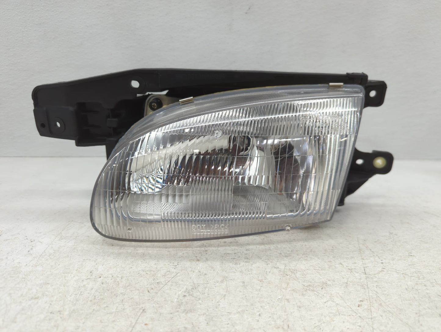 1998-1999 Hyundai Accent Driver Left Oem Head Light Headlight Lamp