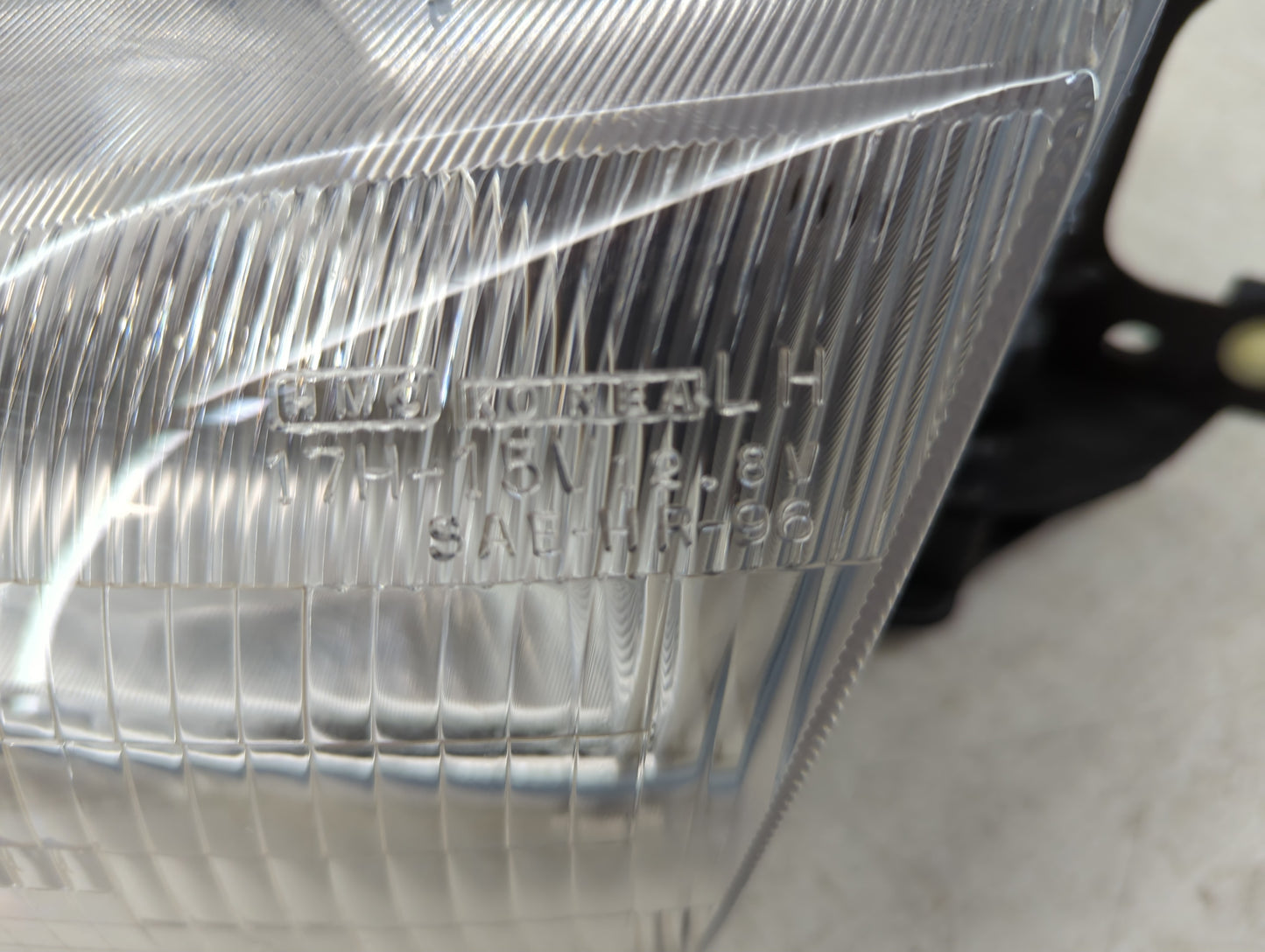 1998-1999 Hyundai Accent Driver Left Oem Head Light Headlight Lamp