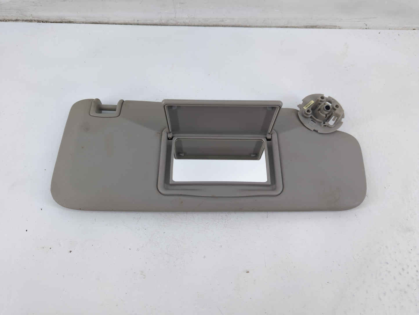 2011-2016 Chevrolet Cruze Sun Visor Shade Replacement Passenger Right Mirror Fits Fits 2011 2012 2013 2014 2015 2016 OEM Used Auto Parts