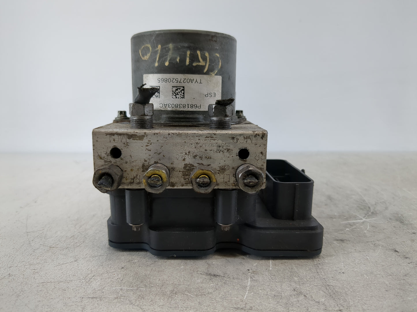 2015 Dodge Caravan ABS Pump Control Module Replacement P/N:P68183803AC Fits Fits 2016 2017 2018 2019 2020 OEM Used Auto Parts