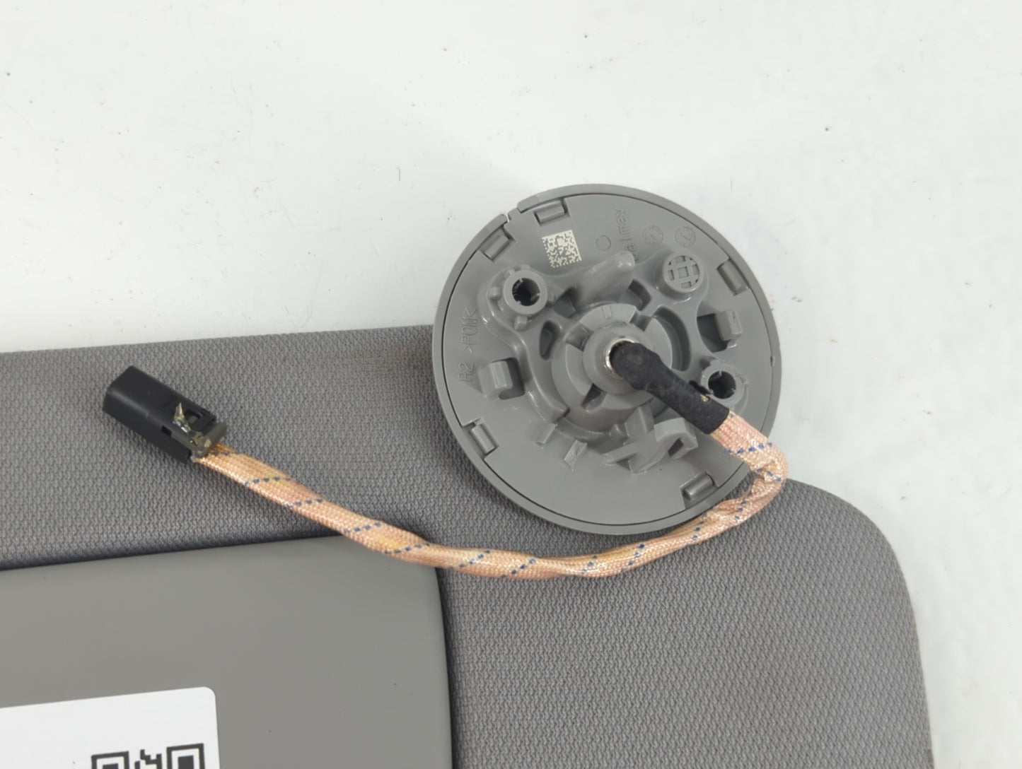 2018-2019 Chevrolet Equinox Sun Visor Shade Replacement Passenger Right Mirror Fits Fits 2018 2019 OEM Used Auto Parts