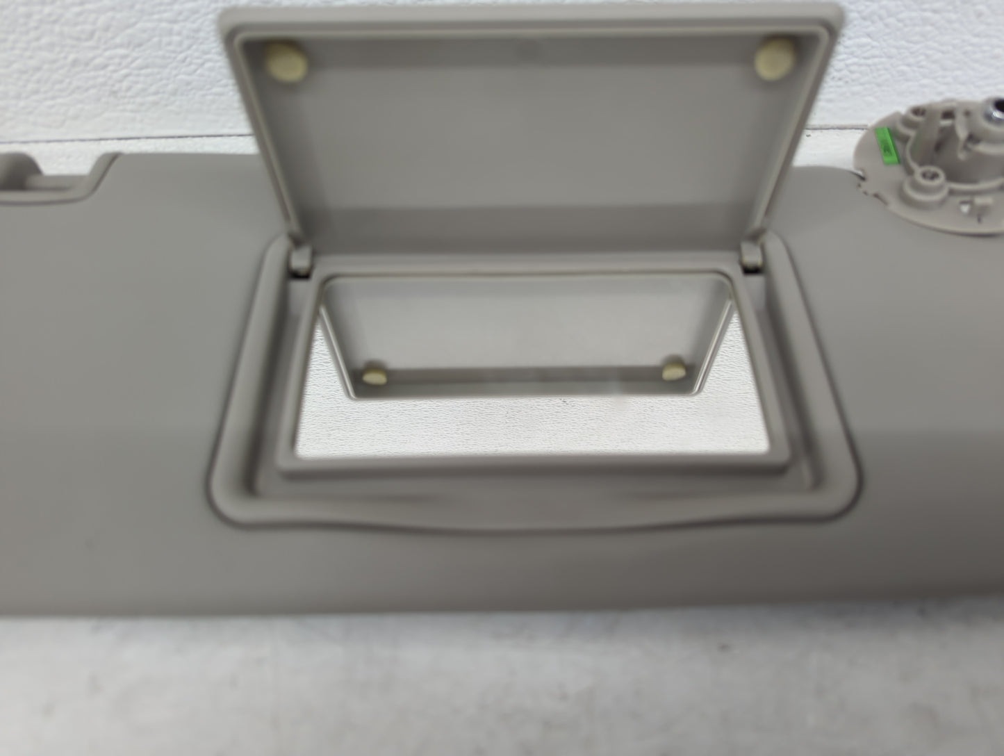 2011-2016 Chevrolet Cruze Sun Visor Shade Replacement Passenger Right Mirror Fits Fits 2011 2012 2013 2014 2015 2016 OEM Used Auto Parts