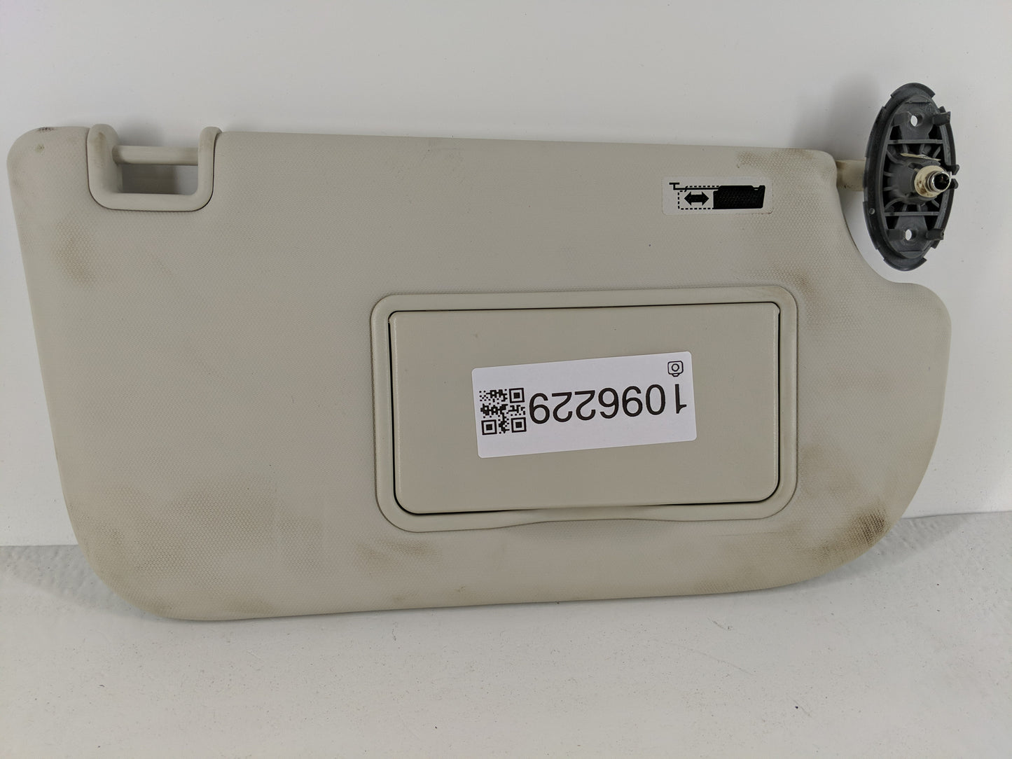 2013-2019 Ford Escape Sun Visor Shade Replacement Passenger Right Mirror Fits Fits 2013 2014 2015 2016 2017 2018 2019 OEM Used Auto Parts