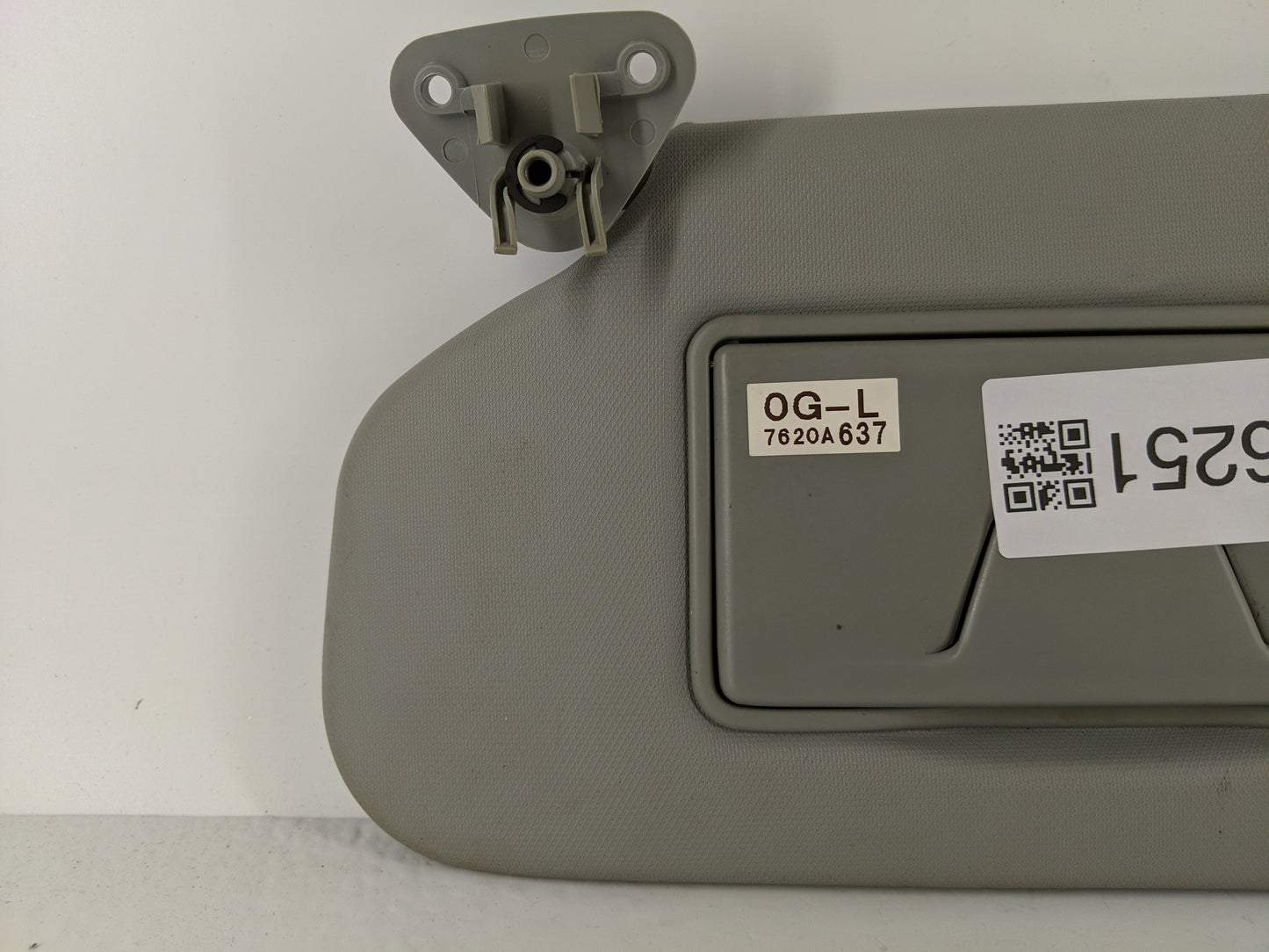 2022 Mitsubishi Outlander Sport Sun Visor Shade Replacement Driver Left Mirror Fits OEM Used Auto Parts