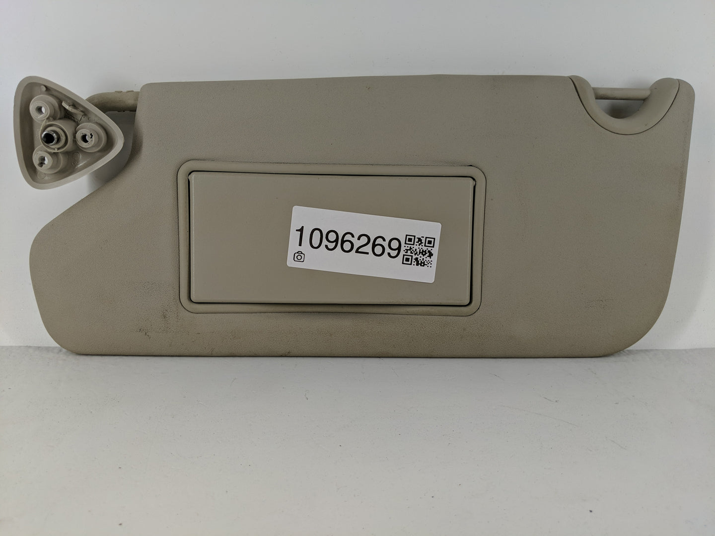 2013 Dodge Journey Sun Visor Shade Replacement Driver Left Mirror Fits OEM Used Auto Parts - Oemusedautoparts1.com
