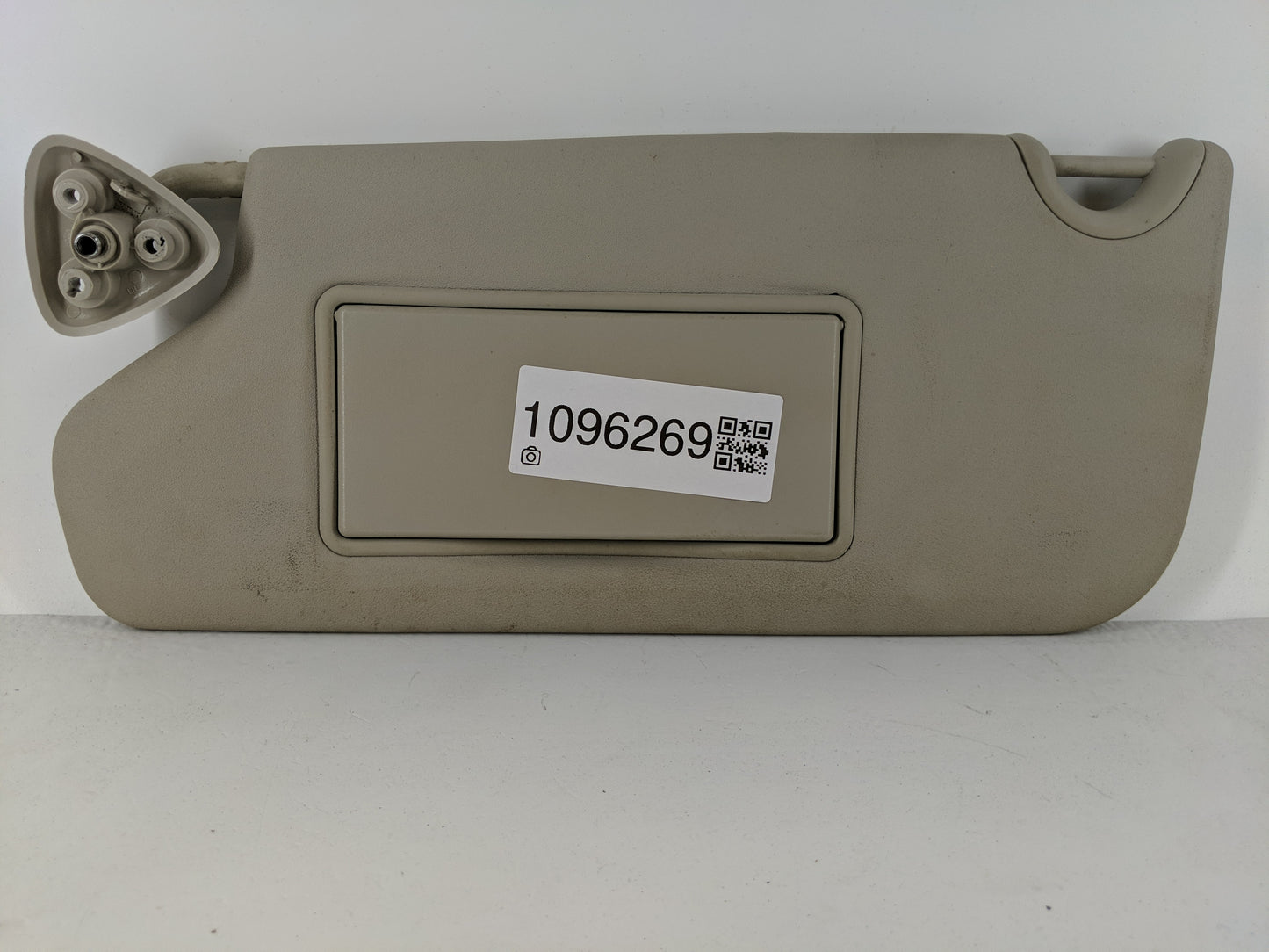 2013 Dodge Journey Sun Visor Shade Replacement Driver Left Mirror Fits OEM Used Auto Parts - Oemusedautoparts1.com