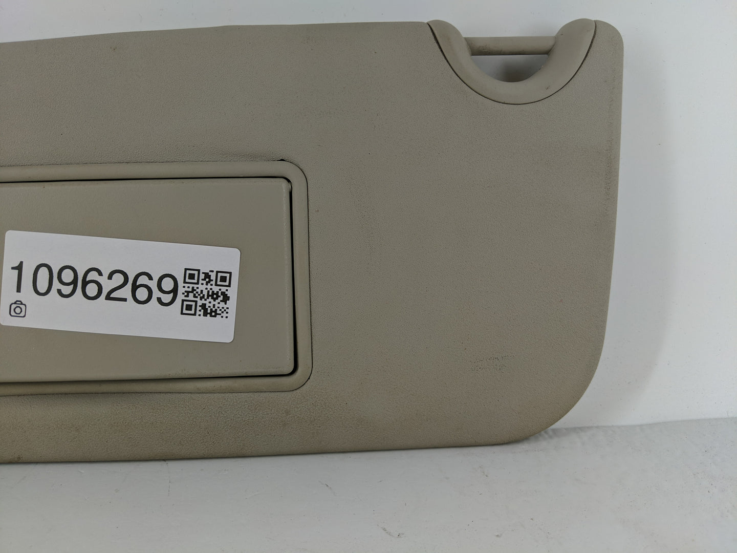 2013 Dodge Journey Sun Visor Shade Replacement Driver Left Mirror Fits OEM Used Auto Parts - Oemusedautoparts1.com