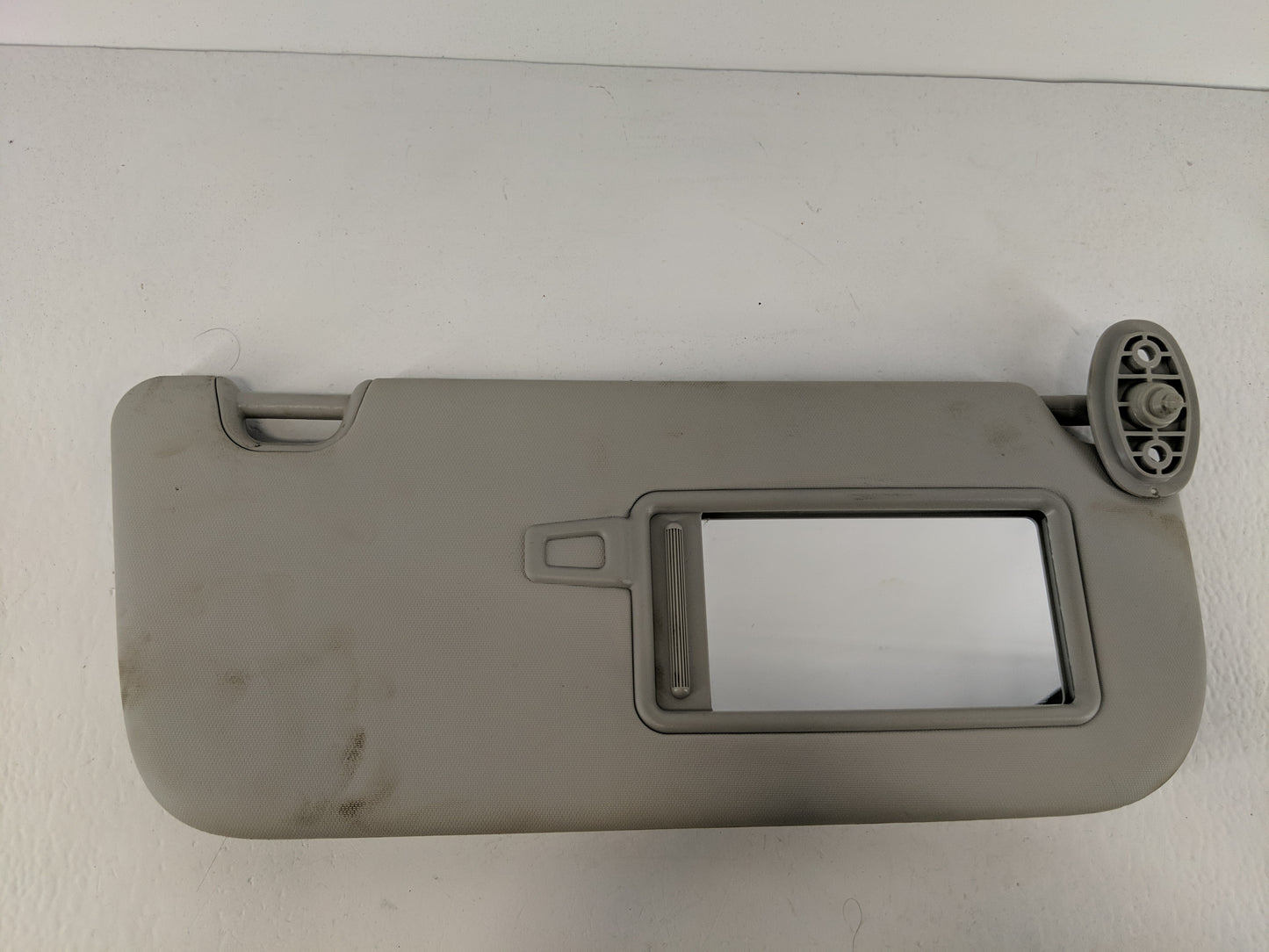 2014-2019 Kia Soul Sun Visor Shade Replacement Passenger Right Mirror Fits Fits 2014 2015 2016 2017 2018 2019 OEM Used Auto Parts - Oemusedautoparts1.com