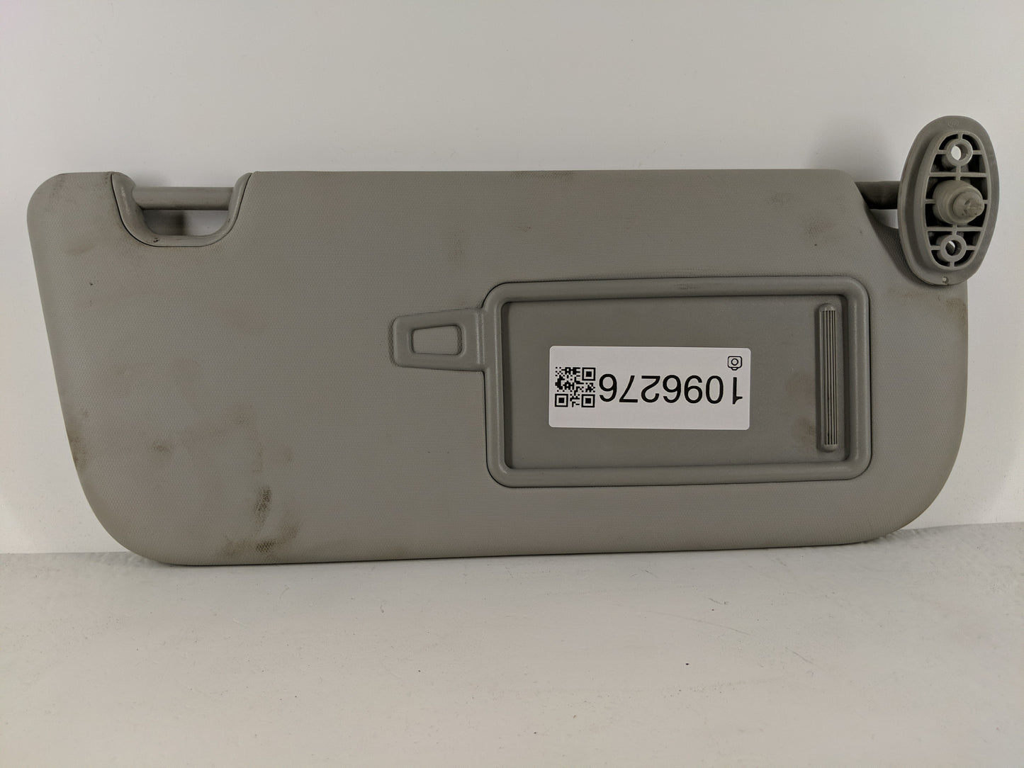 2014-2019 Kia Soul Sun Visor Shade Replacement Passenger Right Mirror Fits Fits 2014 2015 2016 2017 2018 2019 OEM Used Auto Parts - Oemusedautoparts1.com