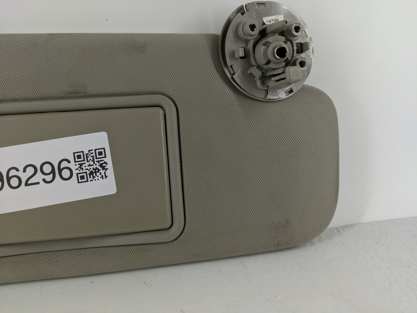 2004-2012 Chevrolet Malibu Sun Visor Shade Replacement Passenger Right Mirror Fits Fits 2004 2005 2008 2009 2010 2011 2012 OEM Used Auto Parts