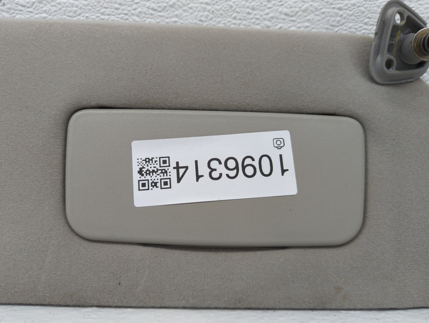 2002-2006 Toyota Camry Sun Visor Shade Replacement Passenger Right Mirror Fits Fits 2002 2003 2004 2005 2006 OEM Used Auto Parts