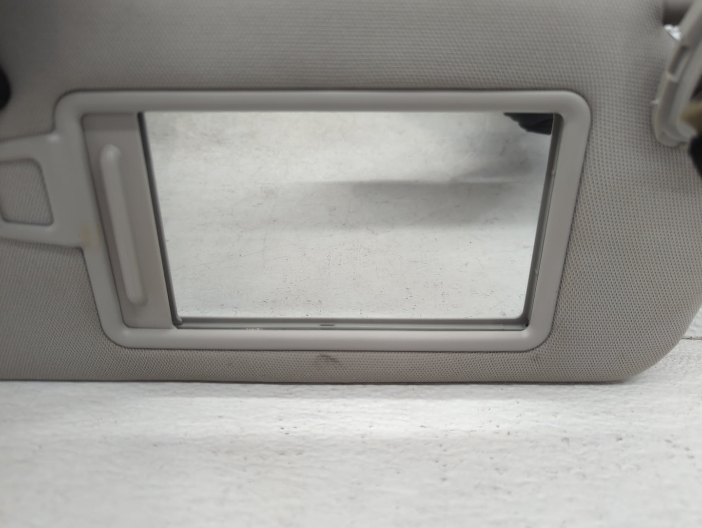 2016-2020 Kia Sorento Sun Visor Shade Replacement Passenger Right Mirror Fits Fits 2016 2017 2018 2019 2020 OEM Used Auto Parts - Oemusedautoparts1.com