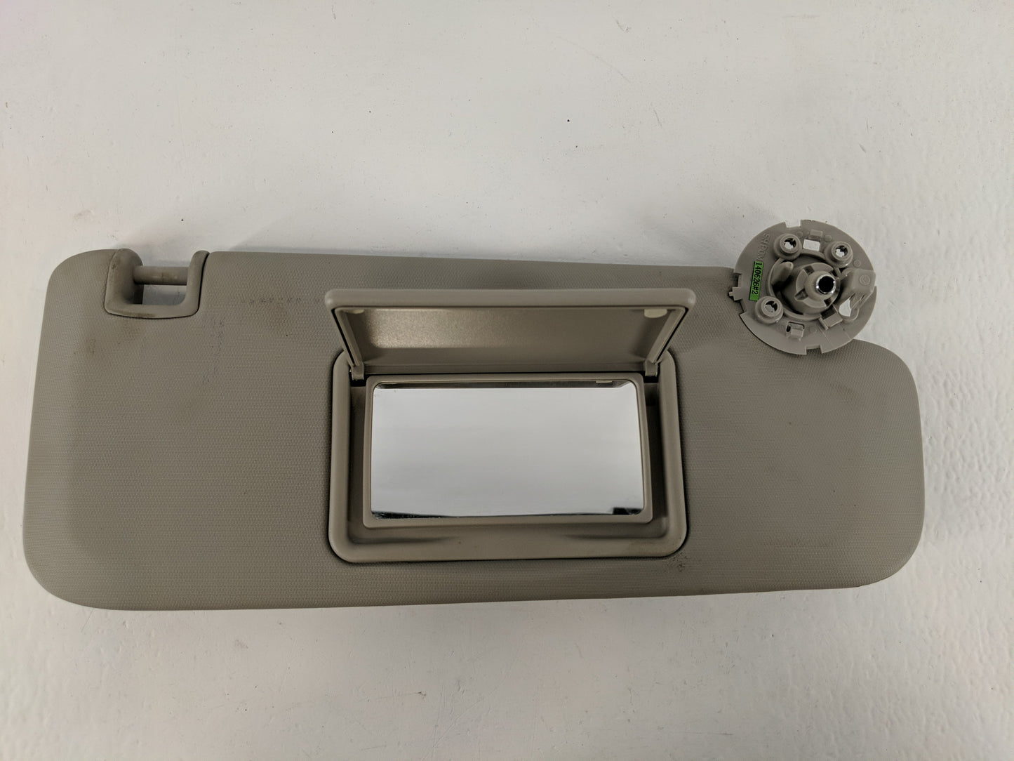 2011-2016 Chevrolet Cruze Sun Visor Shade Replacement Passenger Right Mirror Fits Fits 2011 2012 2013 2014 2015 2016 OEM Used Auto Parts