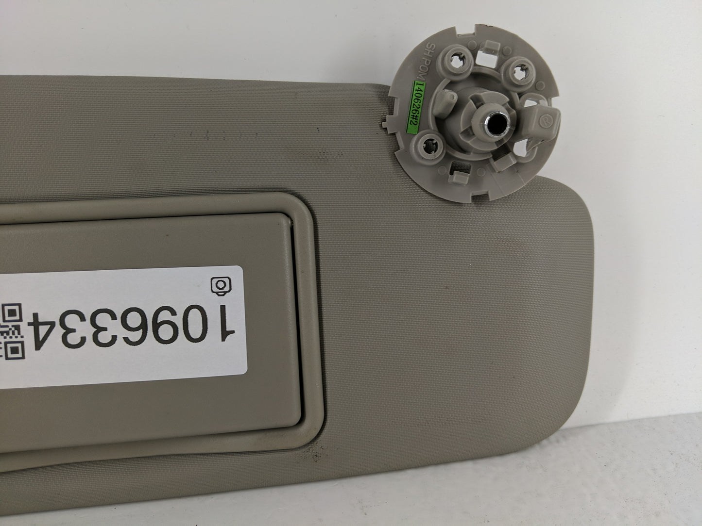 2011-2016 Chevrolet Cruze Sun Visor Shade Replacement Passenger Right Mirror Fits Fits 2011 2012 2013 2014 2015 2016 OEM Used Auto Parts