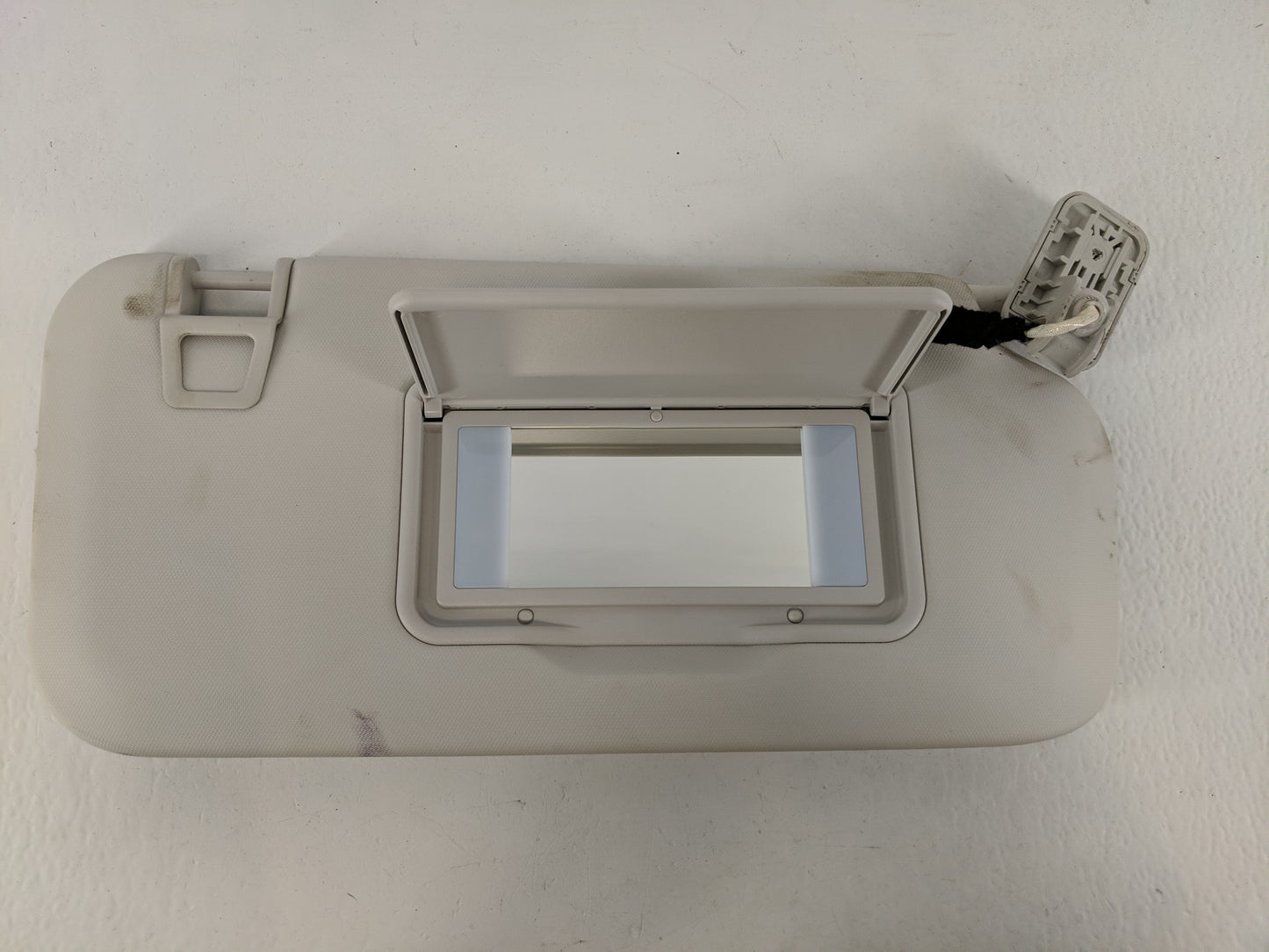 2021-2022 Ford Escape Sun Visor Shade Replacement Passenger Right Mirror Fits Fits 2021 2022 OEM Used Auto Parts