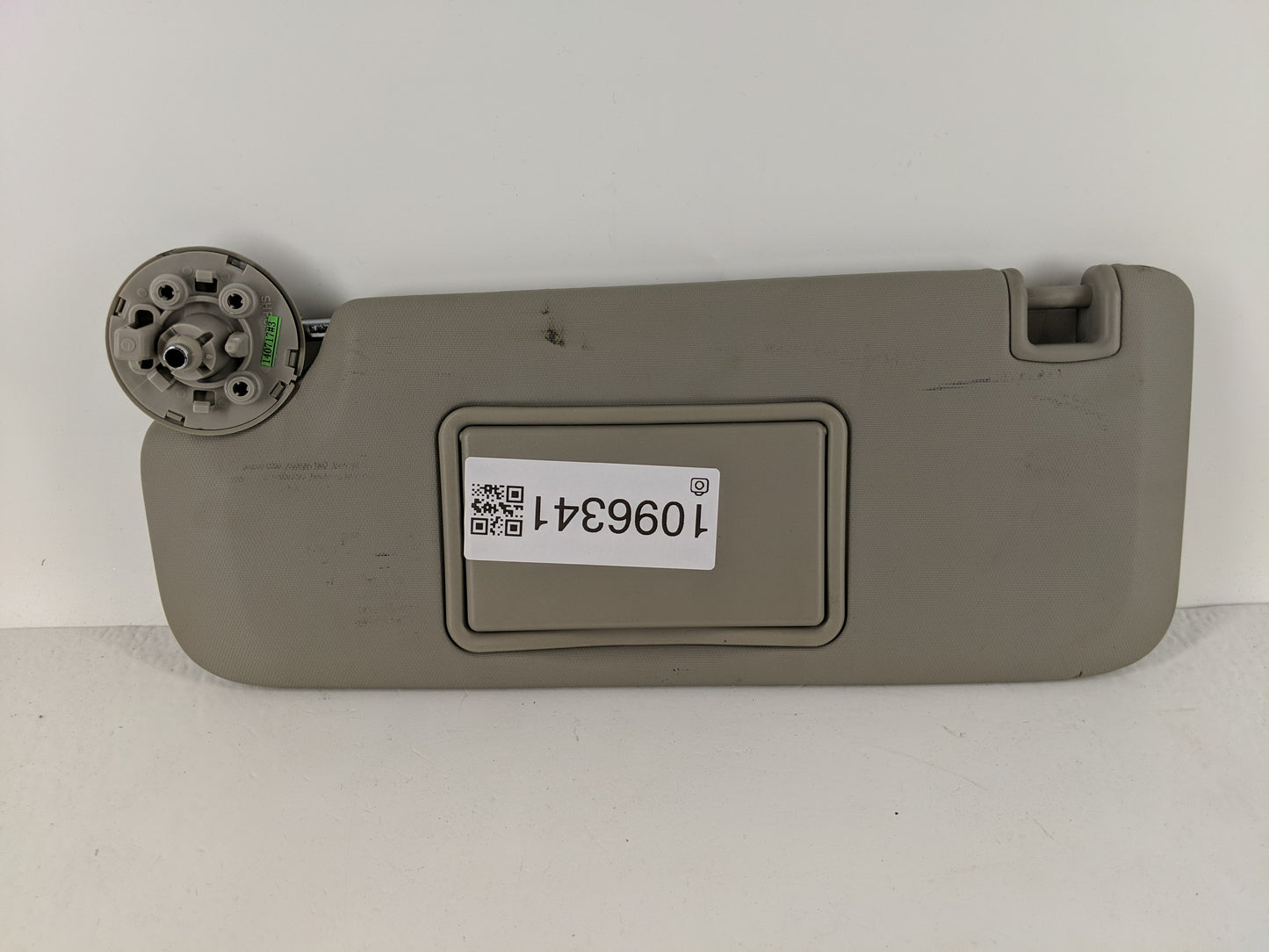 2011-2016 Chevrolet Cruze Sun Visor Shade Replacement Driver Left Mirror Fits Fits 2011 2012 2013 2014 2015 2016 OEM Used Auto Parts