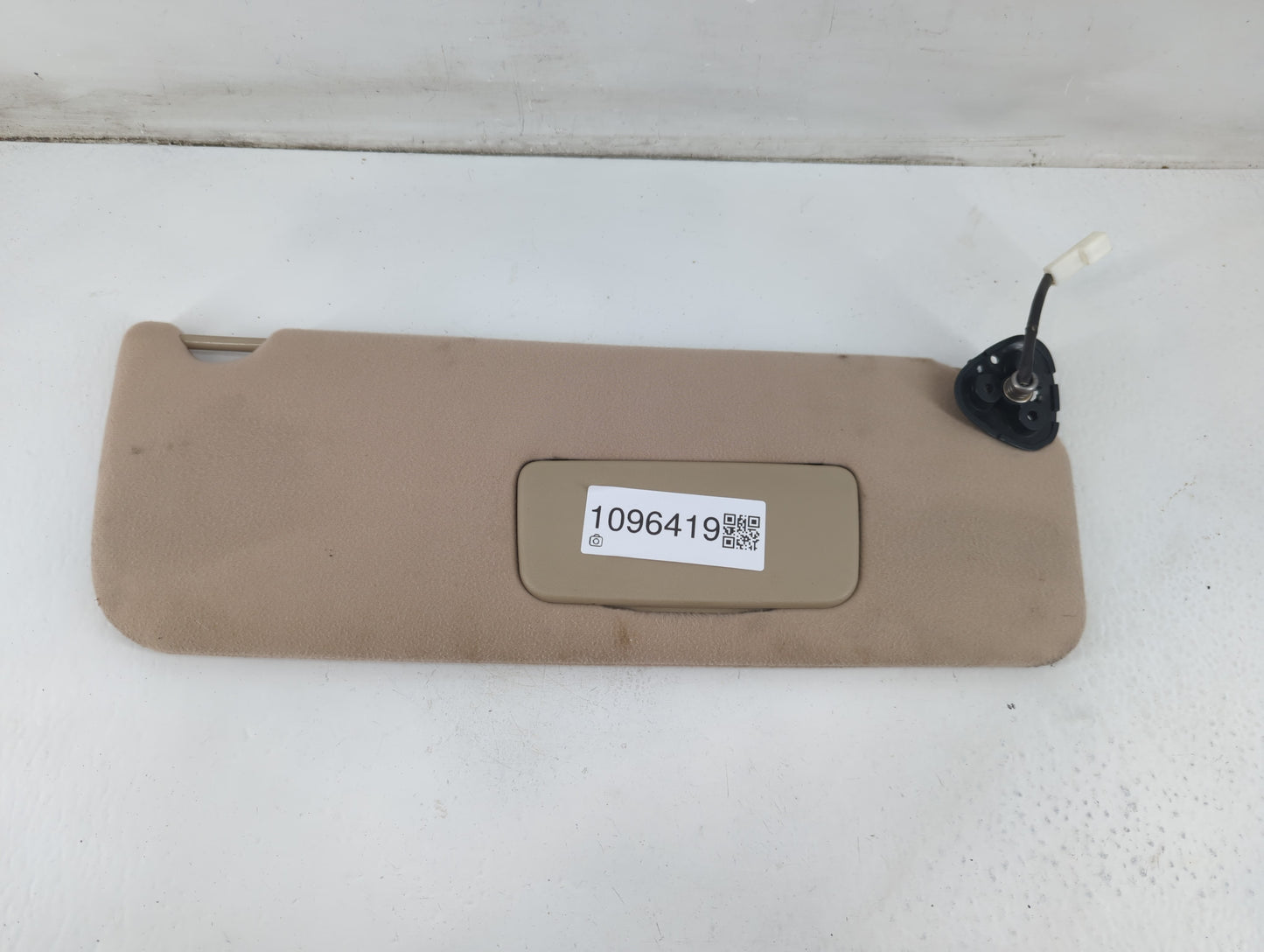 2005-2010 Toyota Sienna Sun Visor Shade Replacement Passenger Right Mirror Fits Fits 2005 2006 2007 2008 2009 2010 OEM Used Auto Parts