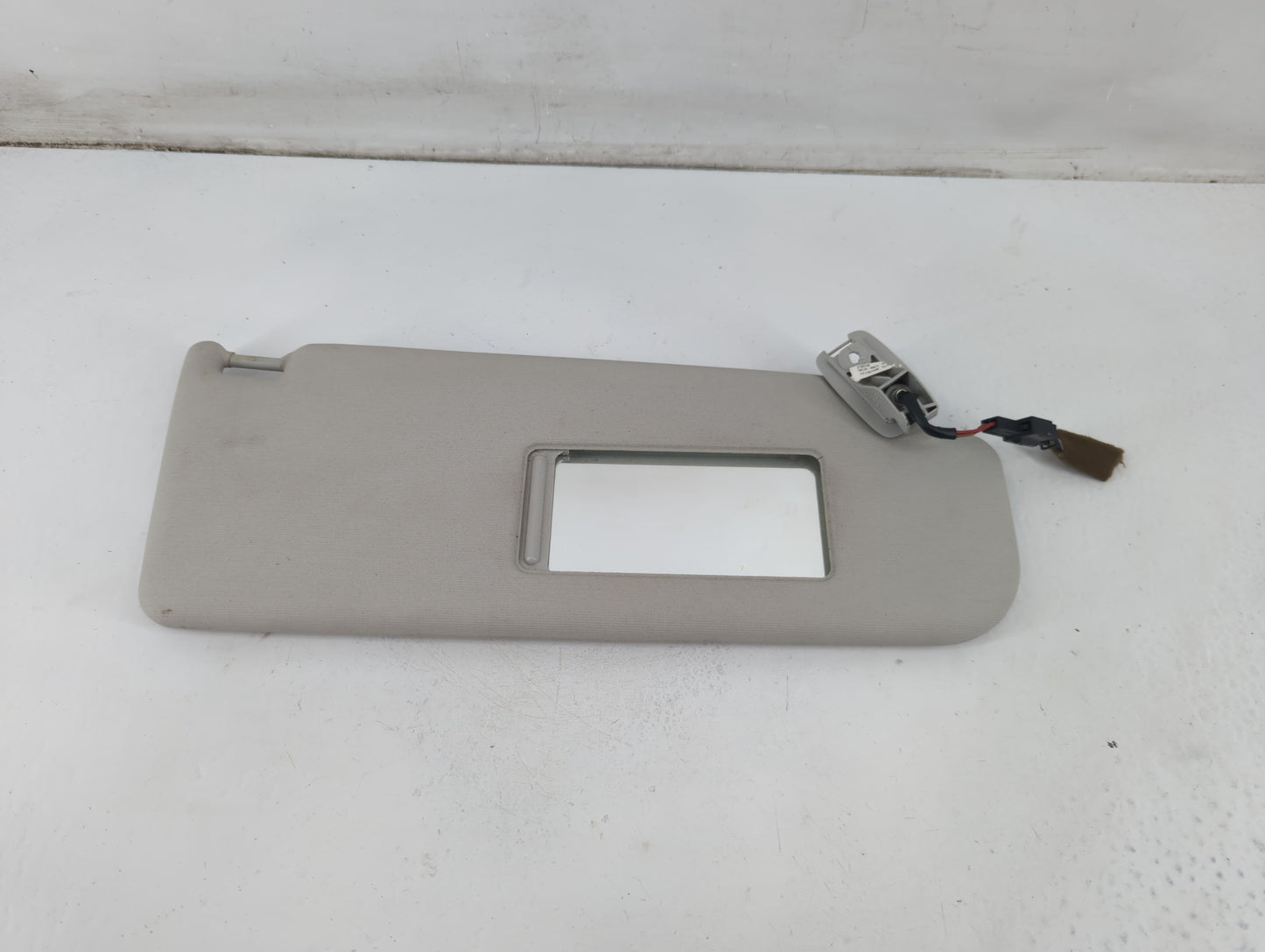 2009-2017 Volkswagen Cc Sun Visor Shade Replacement Passenger Right Mirror Fits Fits 2009 2010 2011 2012 2013 2014 2015 2016 2017 OEM Used Auto Parts