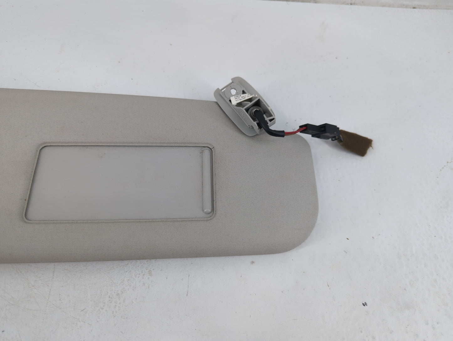2009-2017 Volkswagen Cc Sun Visor Shade Replacement Passenger Right Mirror Fits Fits 2009 2010 2011 2012 2013 2014 2015 2016 2017 OEM Used Auto Parts