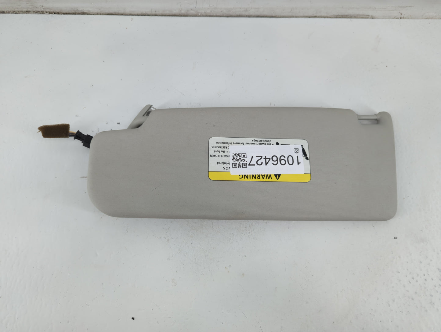 2009-2017 Volkswagen Cc Sun Visor Shade Replacement Passenger Right Mirror Fits Fits 2009 2010 2011 2012 2013 2014 2015 2016 2017 OEM Used Auto Parts