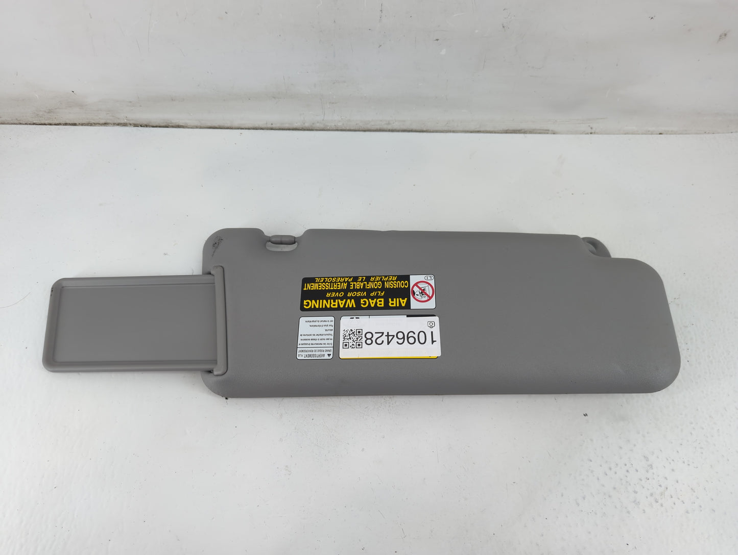 2008-2013 Toyota Highlander Sun Visor Shade Replacement Driver Left Mirror Fits Fits 2008 2009 2010 2011 2012 2013 OEM Used Auto Parts