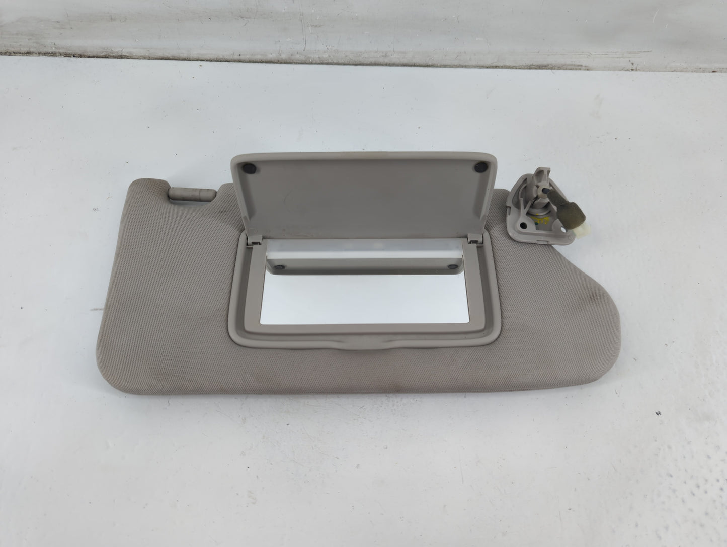 2013-2018 Nissan Altima Sun Visor Shade Replacement Passenger Right Mirror Fits Fits 2013 2014 2015 2016 2017 2018 OEM Used Auto Parts - Oemusedautoparts1.com