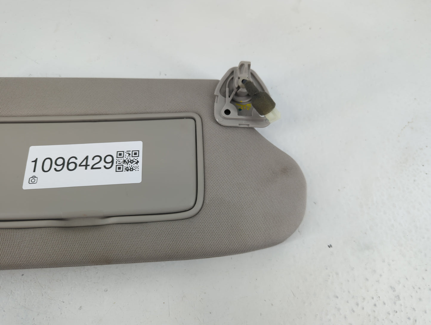 2013-2018 Nissan Altima Sun Visor Shade Replacement Passenger Right Mirror Fits Fits 2013 2014 2015 2016 2017 2018 OEM Used Auto Parts - Oemusedautoparts1.com
